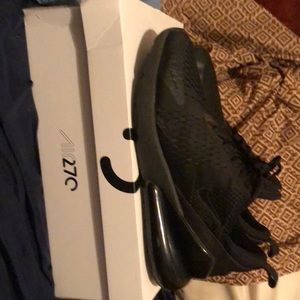 Nike black shoe 270s